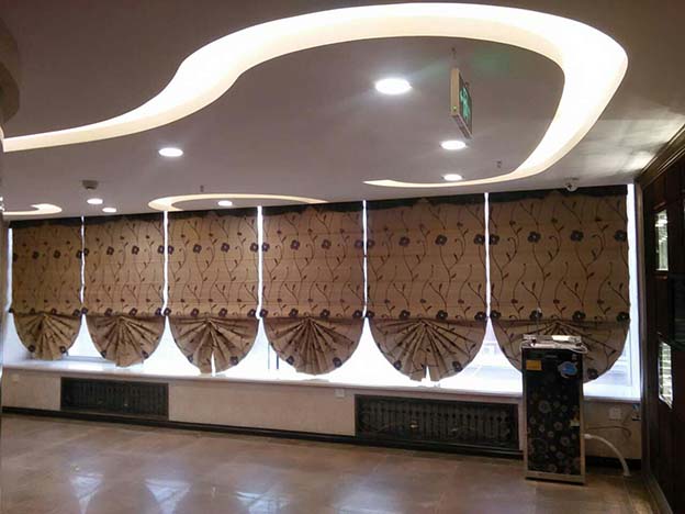 华旗酒店 手动罗马帘